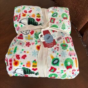 2025 Berkshire Peanuts Snoopy Holiday Plush 60” x 90” Twin Size Throw Blanket
